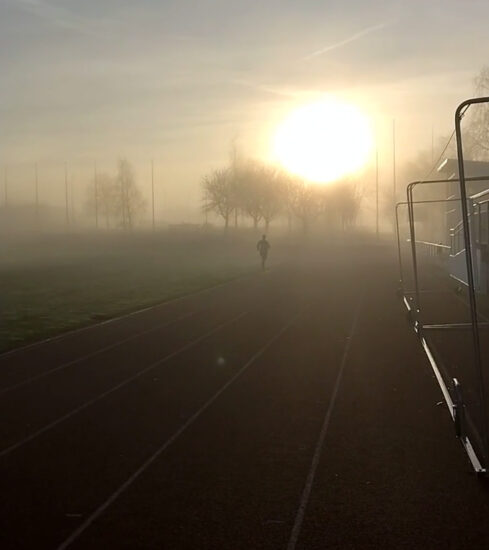 2025 Track Practice Session in the mist, before the last race of the year. Gothenburg Sylvester 10 km road race.